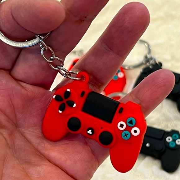 PLAYSTATION CONTROLLER key chains red black - Picture 5 of 5